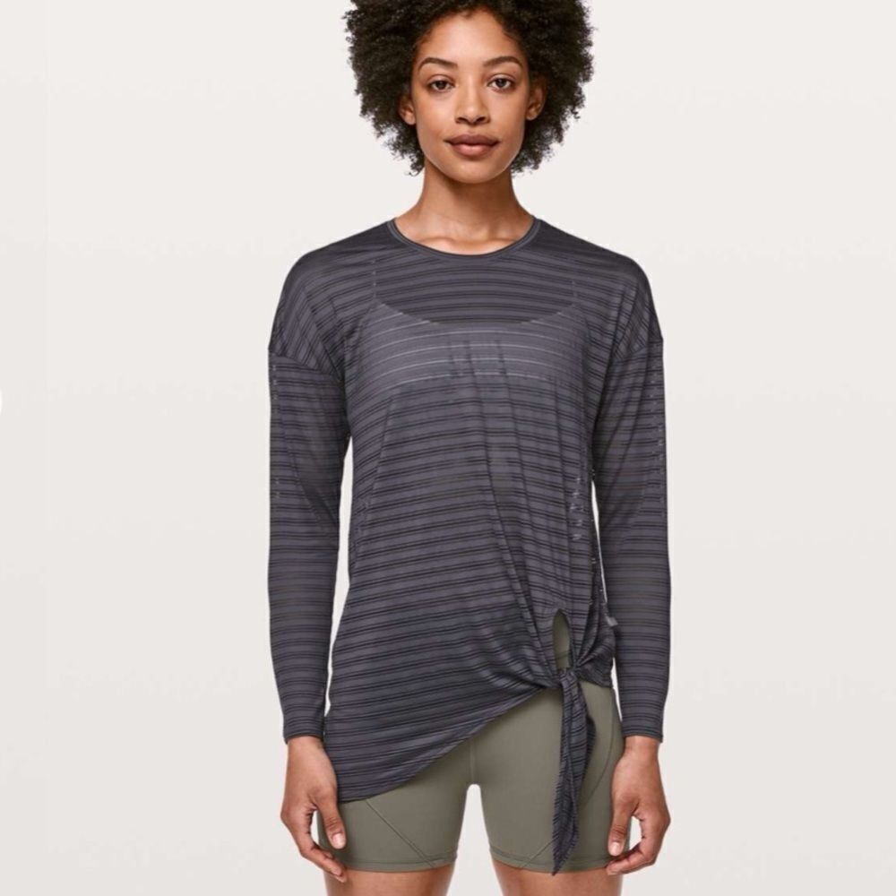 Lululemon Tie Your Practice Long Sleeve Stripe in Moonwalk Size 4